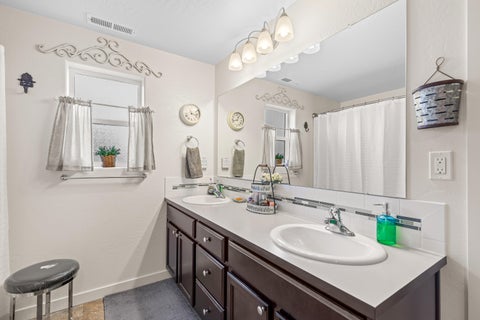Tiny photo for 3727 Sidney Way, Medford, OR 97504 (MLS # 220223546)