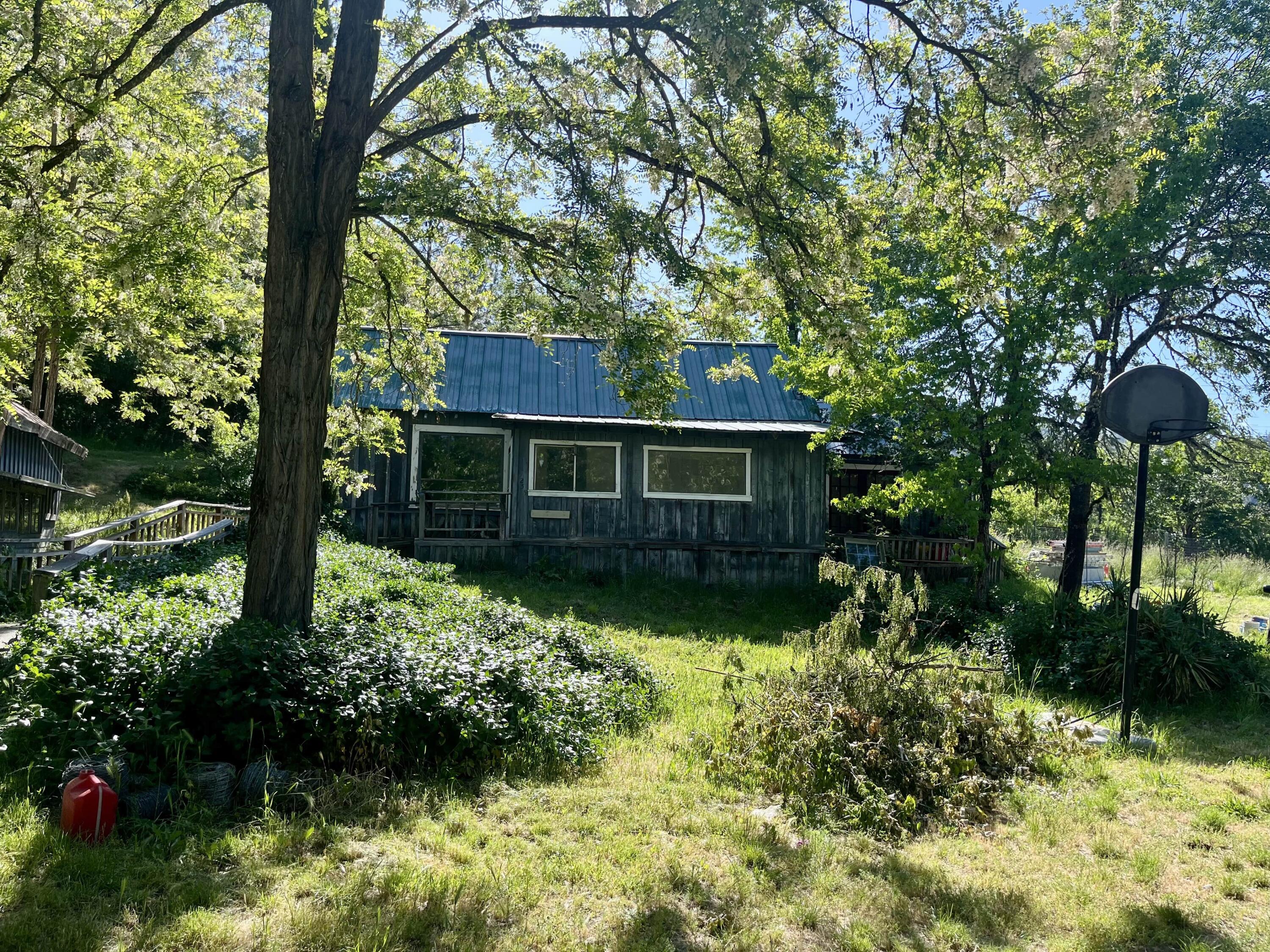 7255 Holland Loop Road