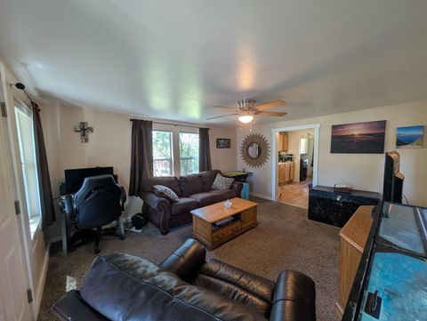 Tiny photo for 1850 Hope Street, Klamath Falls, OR 97603 (MLS # 220219268)