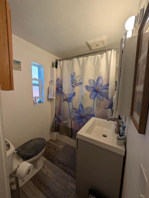 Tiny photo for 1850 Hope Street, Klamath Falls, OR 97603 (MLS # 220219268)