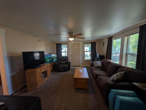 Tiny photo for 1850 Hope Street, Klamath Falls, OR 97603 (MLS # 220219268)