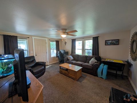 Tiny photo for 1850 Hope Street, Klamath Falls, OR 97603 (MLS # 220219268)