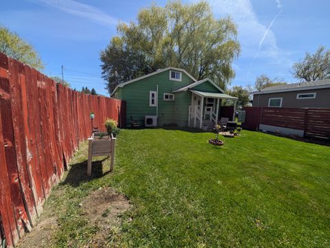 Tiny photo for 1850 Hope Street, Klamath Falls, OR 97603 (MLS # 220219268)