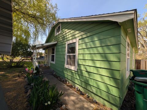 Tiny photo for 1850 Hope Street, Klamath Falls, OR 97603 (MLS # 220219268)