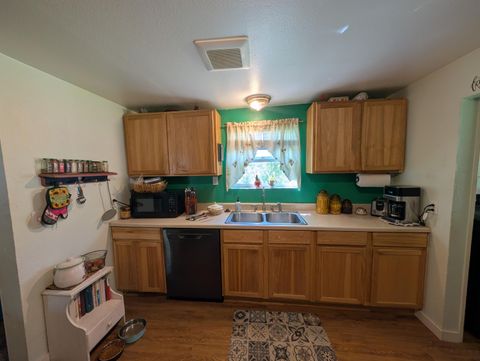 Tiny photo for 1850 Hope Street, Klamath Falls, OR 97603 (MLS # 220219268)