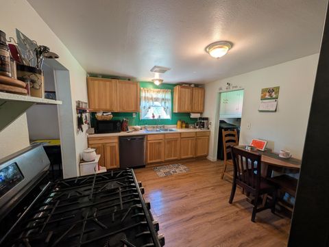 Tiny photo for 1850 Hope Street, Klamath Falls, OR 97603 (MLS # 220219268)