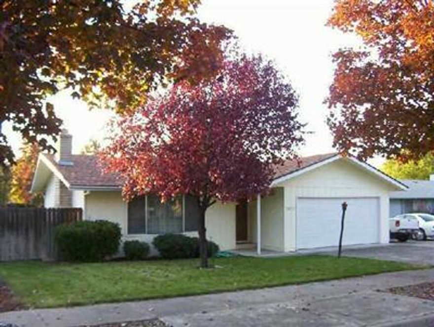 Beautifully Maintained Home, Large Lot, New Storage Shed. R.V. Parking. Many Upgrades. Call L/O Before Showing. Keep Doors Closed So Cat Doesn't Get Out. Fireplace Cleaned & Sealed Could Be Reopened.