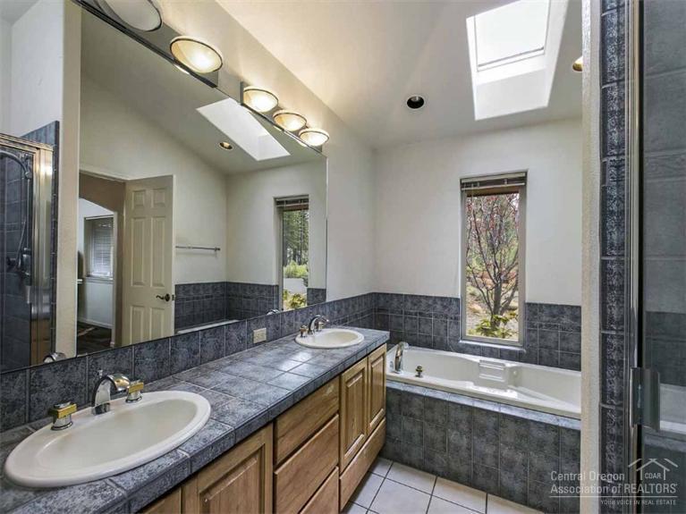 7th Mtn Golf Village - Residential