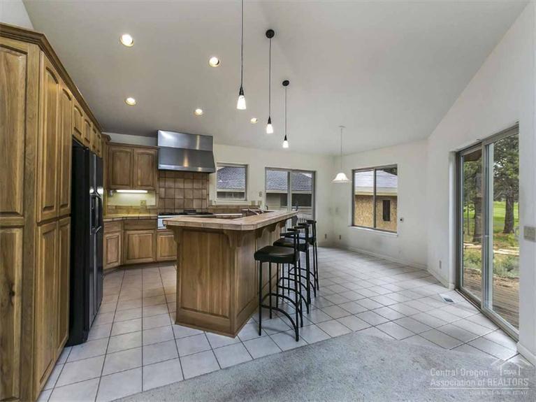 7th Mtn Golf Village - Residential