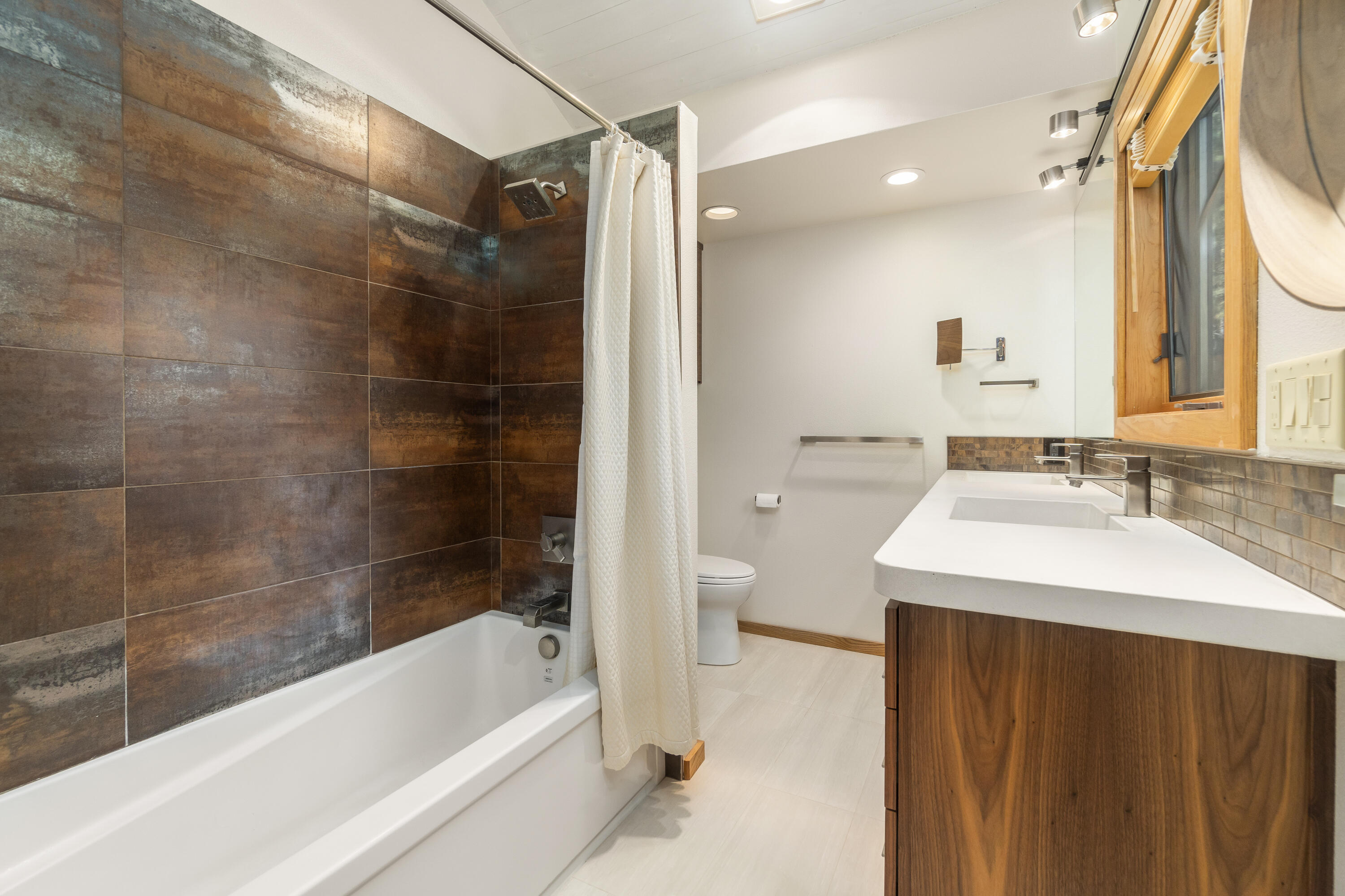 7th Mtn Golf Village - Residential