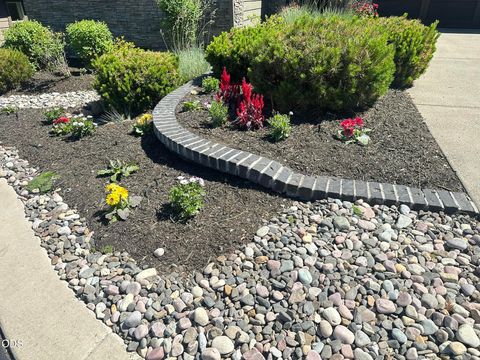 Tiny photo for 2533 NW Pine Terrace Drive, Bend, OR 97703 (MLS # 220223522)