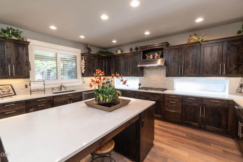 Tiny photo for 2533 NW Pine Terrace Drive, Bend, OR 97703 (MLS # 220223522)