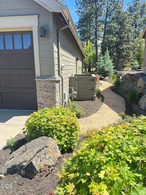 Tiny photo for 2533 NW Pine Terrace Drive, Bend, OR 97703 (MLS # 220223522)