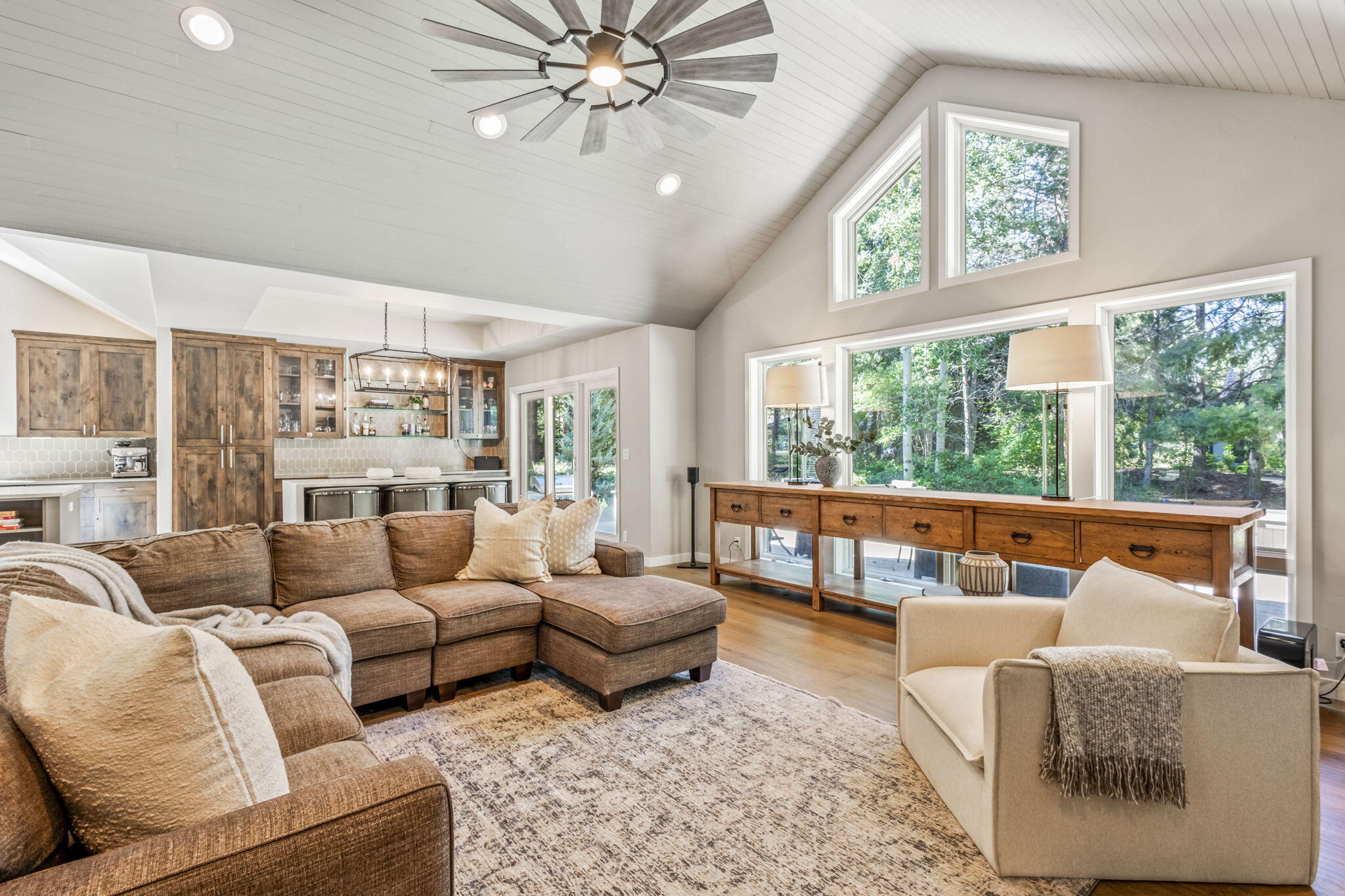 Broken Top - Residential