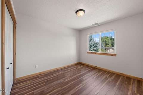 Tiny photo for 2108 NW Sterling Avenue, Redmond, OR 97756 (MLS # 220225716)