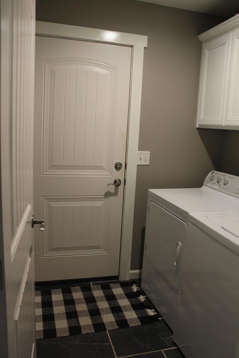 Tiny photo for 2422 Granite Court, White City, OR 97503 (MLS # 220214057)