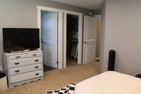 Tiny photo for 2422 Granite Court, White City, OR 97503 (MLS # 220214057)