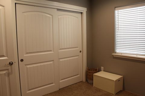 Tiny photo for 2422 Granite Court, White City, OR 97503 (MLS # 220214057)