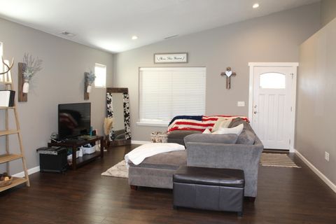 Tiny photo for 2422 Granite Court, White City, OR 97503 (MLS # 220214057)