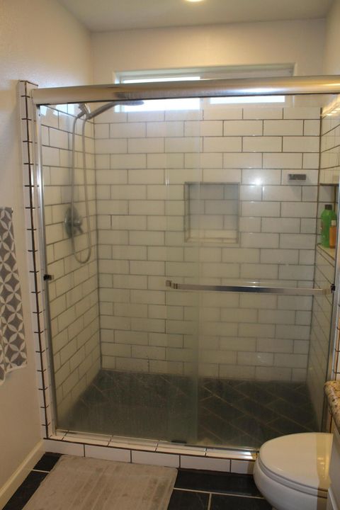 Tiny photo for 2422 Granite Court, White City, OR 97503 (MLS # 220214057)