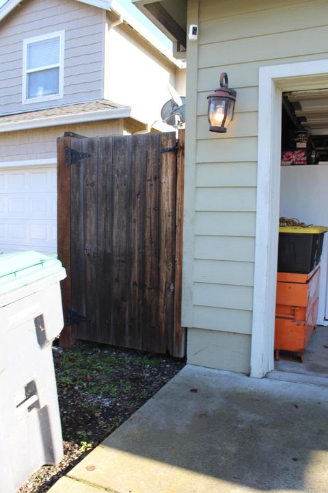 Tiny photo for 2422 Granite Court, White City, OR 97503 (MLS # 220214057)