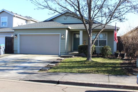 Photo of 2422 Granite Court, White City, OR 97503 (MLS # 220214057)