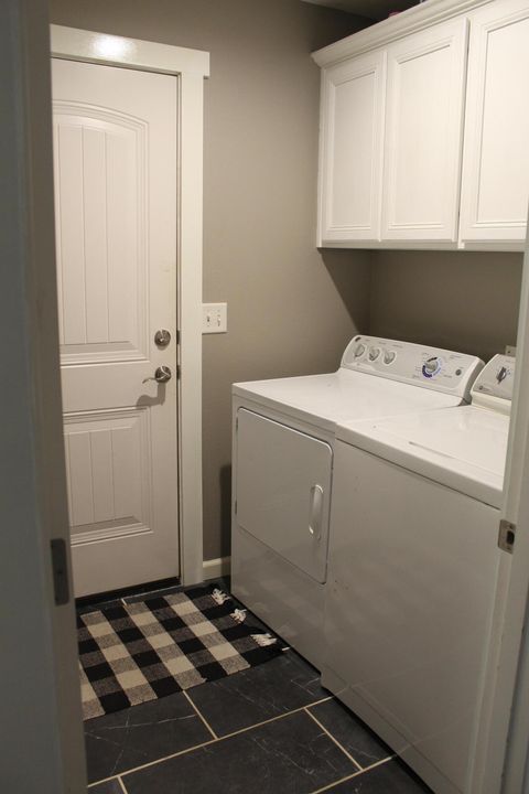 Tiny photo for 2422 Granite Court, White City, OR 97503 (MLS # 220214057)