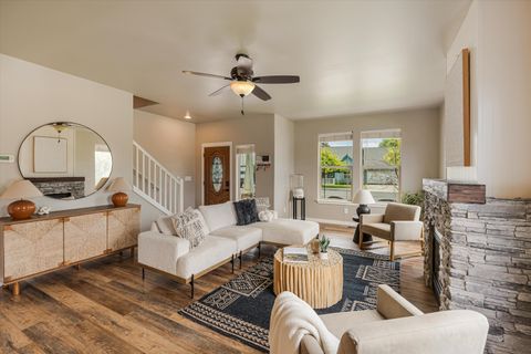 Tiny photo for 2228 NW 22nd Street, Redmond, OR 97756 (MLS # 220220054)