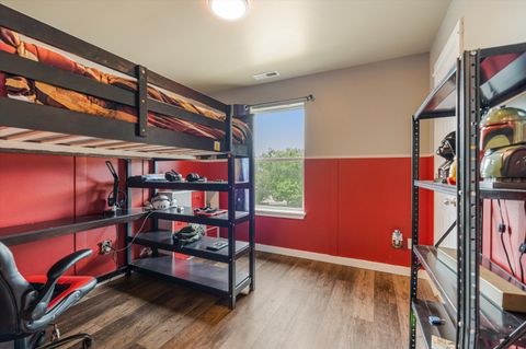 Tiny photo for 2228 NW 22nd Street, Redmond, OR 97756 (MLS # 220220054)