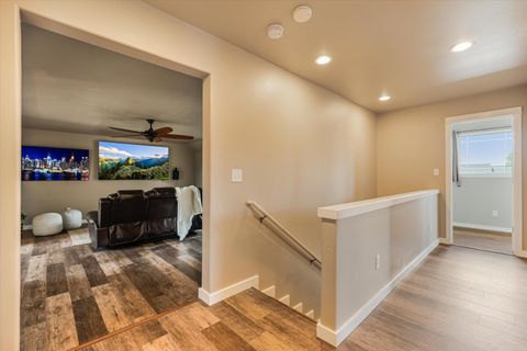 Tiny photo for 2228 NW 22nd Street, Redmond, OR 97756 (MLS # 220220054)
