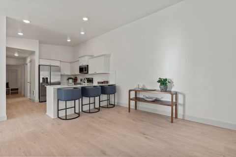 Tiny photo for 4056 SW Obsidian Place #133, Redmond, OR 97756 (MLS # 220210206)