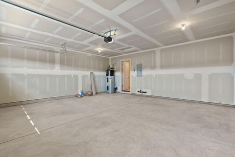 Tiny photo for 4056 SW Obsidian Place #133, Redmond, OR 97756 (MLS # 220210206)