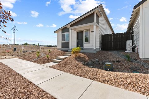 Tiny photo for 4056 SW Obsidian Place #133, Redmond, OR 97756 (MLS # 220210206)