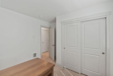 Tiny photo for 4056 SW Obsidian Place #133, Redmond, OR 97756 (MLS # 220210206)