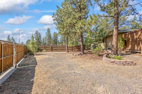 Tiny photo for 61176 Larkwood Drive, Bend, OR 97702 (MLS # 220212906)