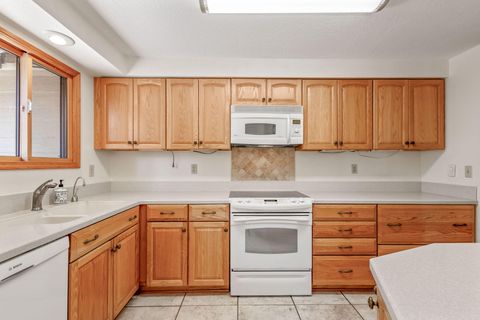 Tiny photo for 61176 Larkwood Drive, Bend, OR 97702 (MLS # 220212906)