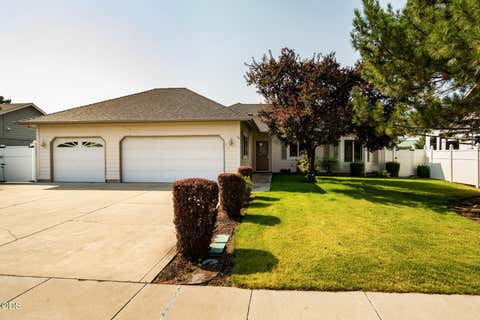 Tiny photo for 3916 SW Sam Snead Court, Redmond, OR 97756 (MLS # 220227357)
