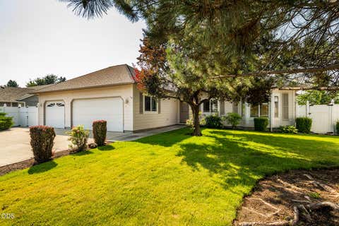 Photo of 3916 SW Sam Snead Court, Redmond, OR 97756 (MLS # 220227357)