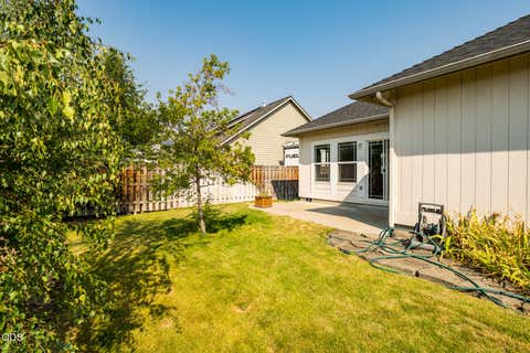 Tiny photo for 3916 SW Sam Snead Court, Redmond, OR 97756 (MLS # 220227357)