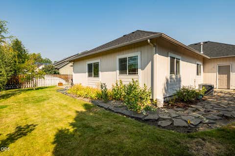 Tiny photo for 3916 SW Sam Snead Court, Redmond, OR 97756 (MLS # 220227357)
