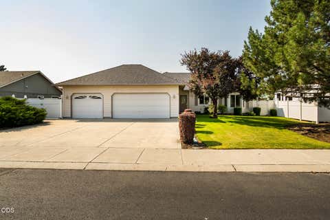 Tiny photo for 3916 SW Sam Snead Court, Redmond, OR 97756 (MLS # 220227357)