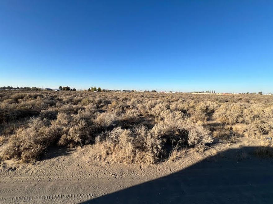 Discover an exceptional piece of buildable land, perfectly suited for residential development. This 1 acre property boasts potential. Manufactured allowed on property. Zoned for residential this property offers a wide range of possibilities. Don't miss the chance to invest in this opportunity.