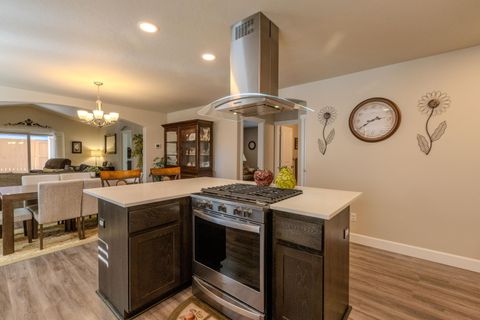 Tiny photo for 3163 NE Delmas Street, Bend, OR 97701 (MLS # 220215629)