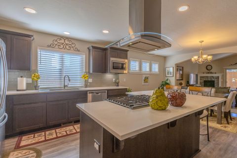 Tiny photo for 3163 NE Delmas Street, Bend, OR 97701 (MLS # 220215629)