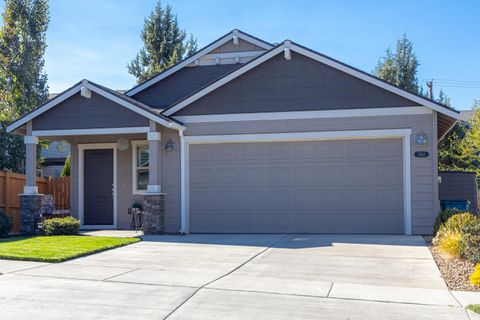 Photo of 3163 NE Delmas Street, Bend, OR 97701 (MLS # 220215629)