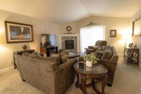 Tiny photo for 3163 NE Delmas Street, Bend, OR 97701 (MLS # 220215629)