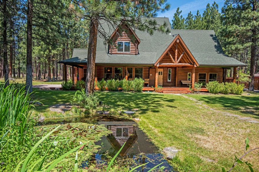 Ideal gateway in the woods! Classic ''Mountain House'' with log siding, big covered porches and 3 suites close to US National Forest along the desirable west perimeter of popular Tollgate subdivision. Great vacation rental potential owning to the ''3 couples'' layout and Tollgate amenities such as USNF access, swimming pool, clubhouse, tennis courts and paved walking path.