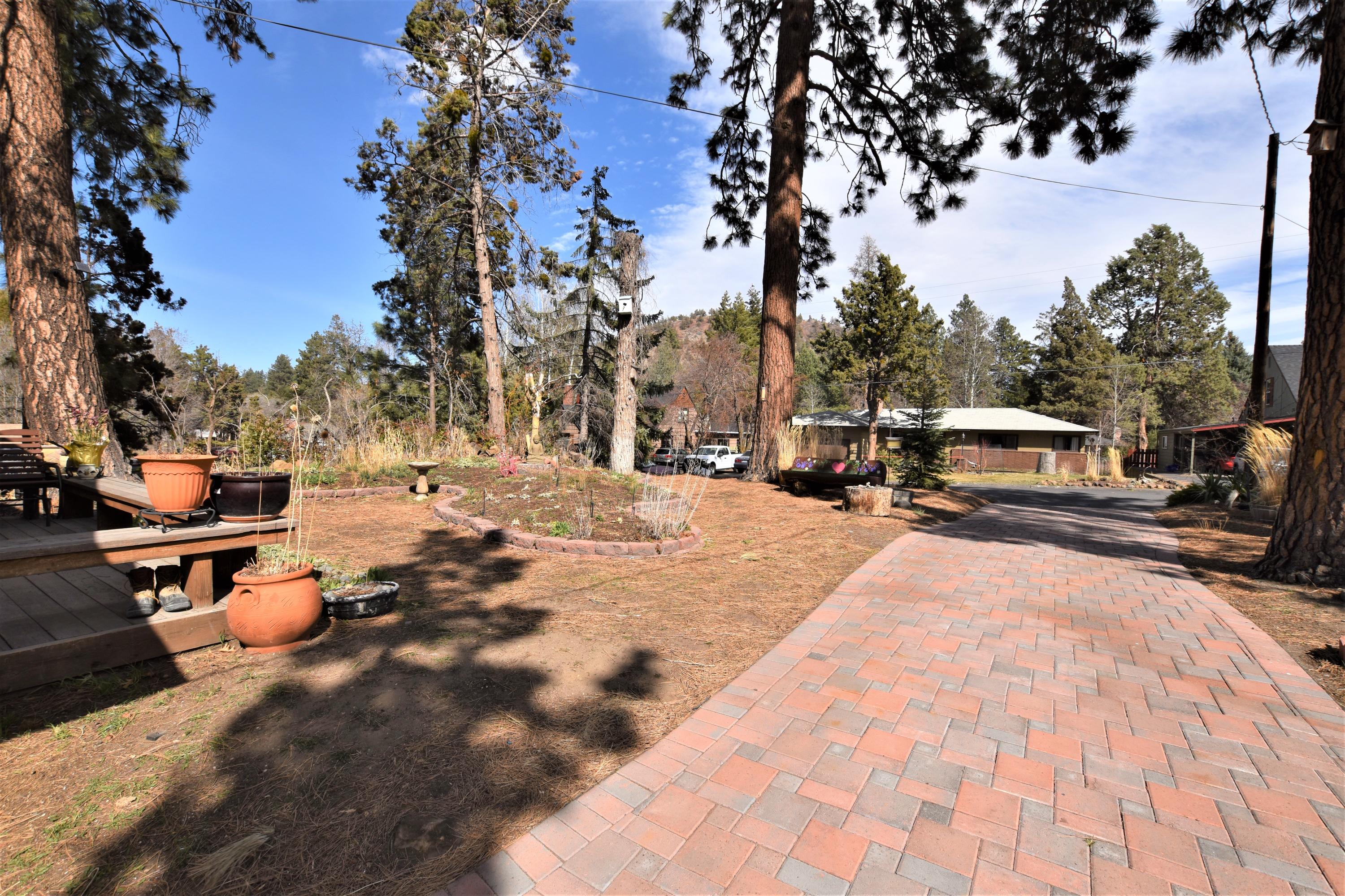 1st Addition Bend Pk - Residential