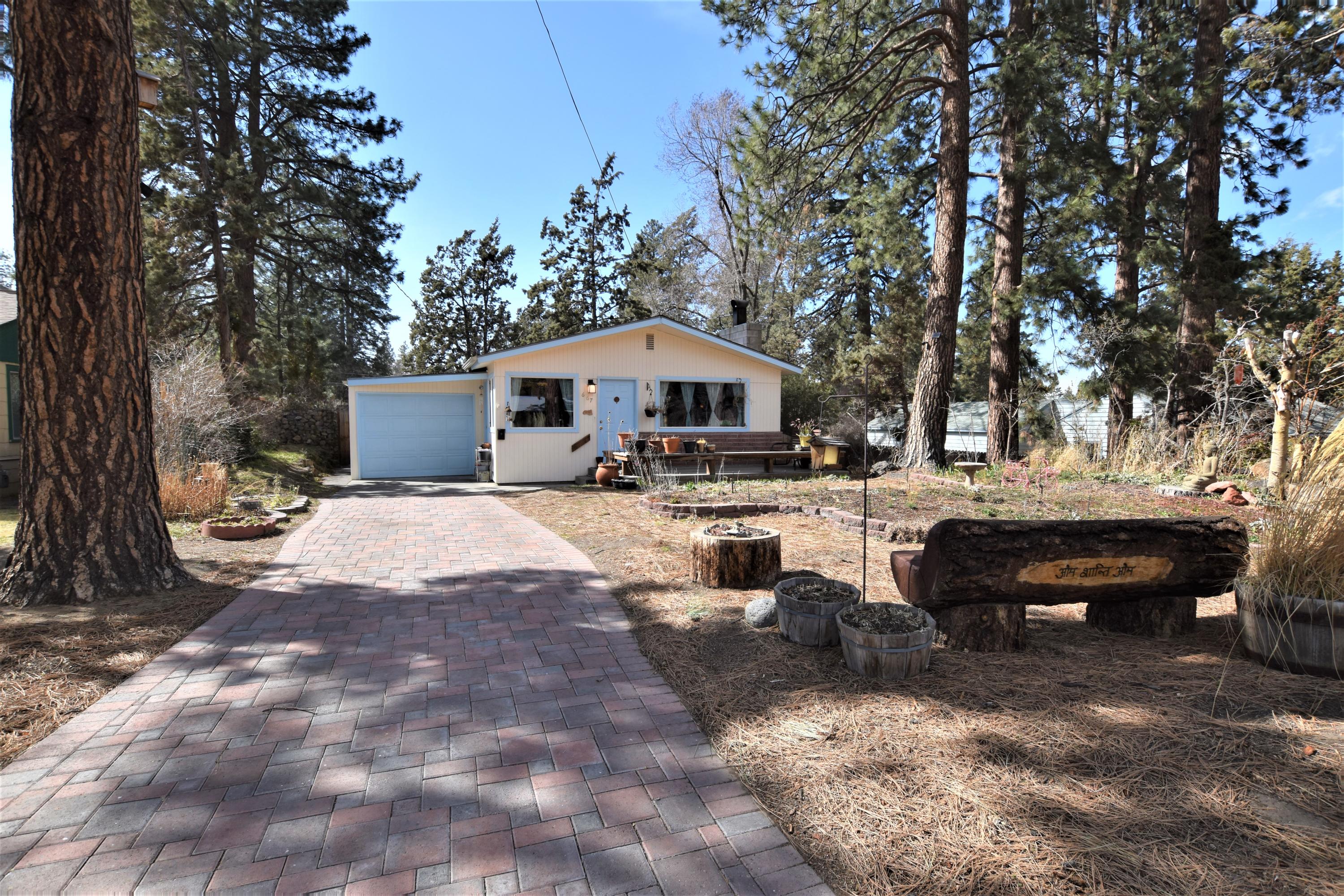 1st Addition Bend Pk - Residential