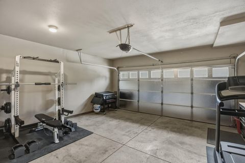 Tiny photo for 950 N Hindeman Street, Sisters, OR 97759 (MLS # 220219921)